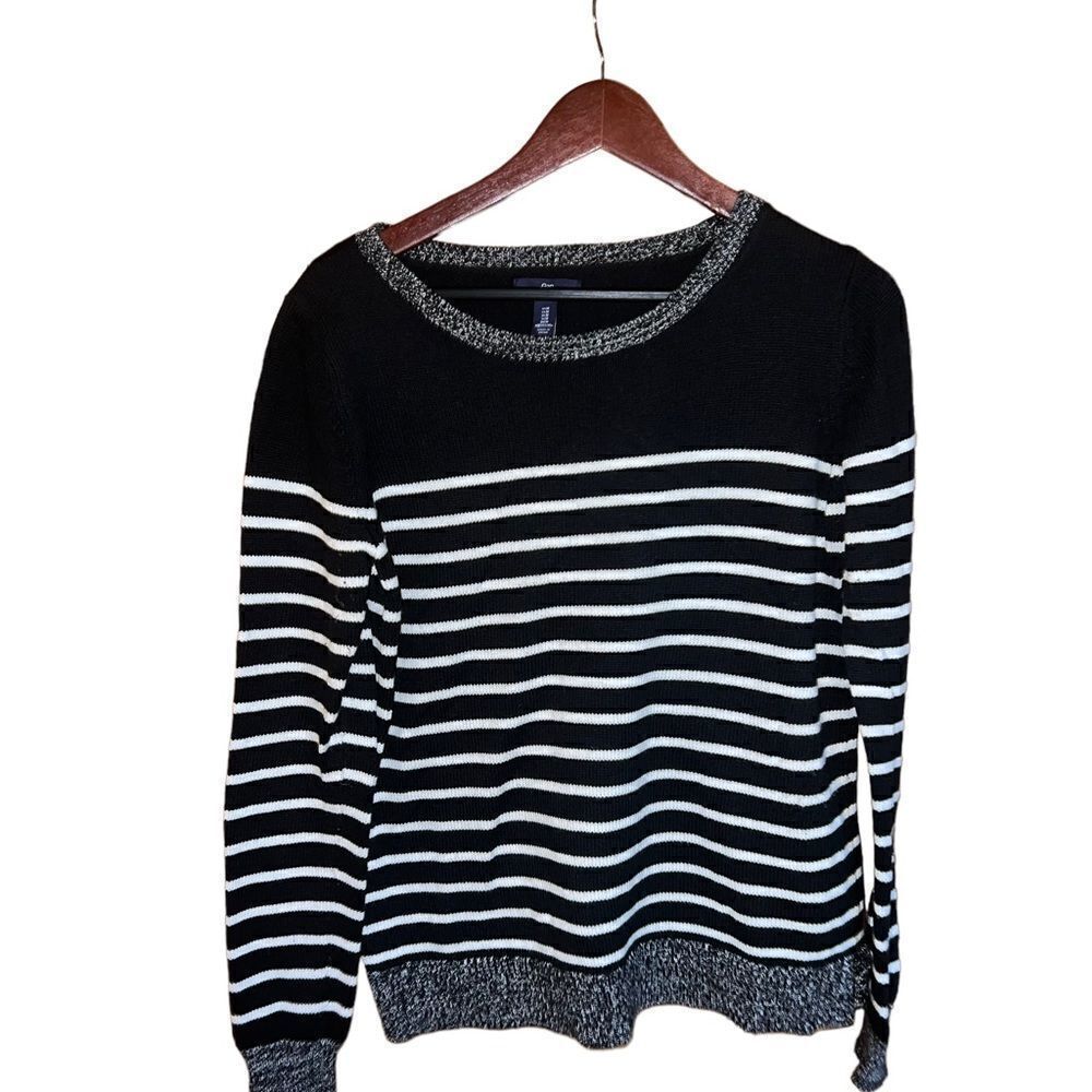 Gap long sleeved mid weight boat‎ neck black and white striped sweater - medium